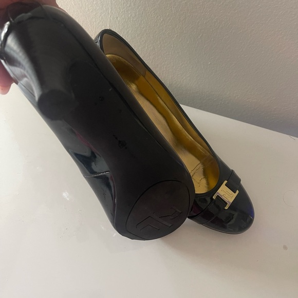 Ralph Lauren Black Patent Leather Pumps in size 8 - Picture 5 of 11